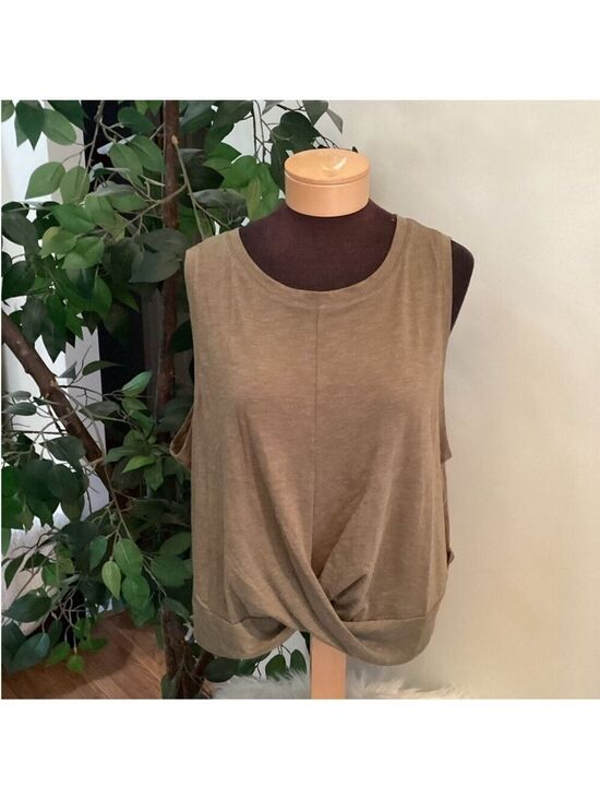 SO Tops - SO cropped twist front muscle style tank top Woman’s size 2X olive